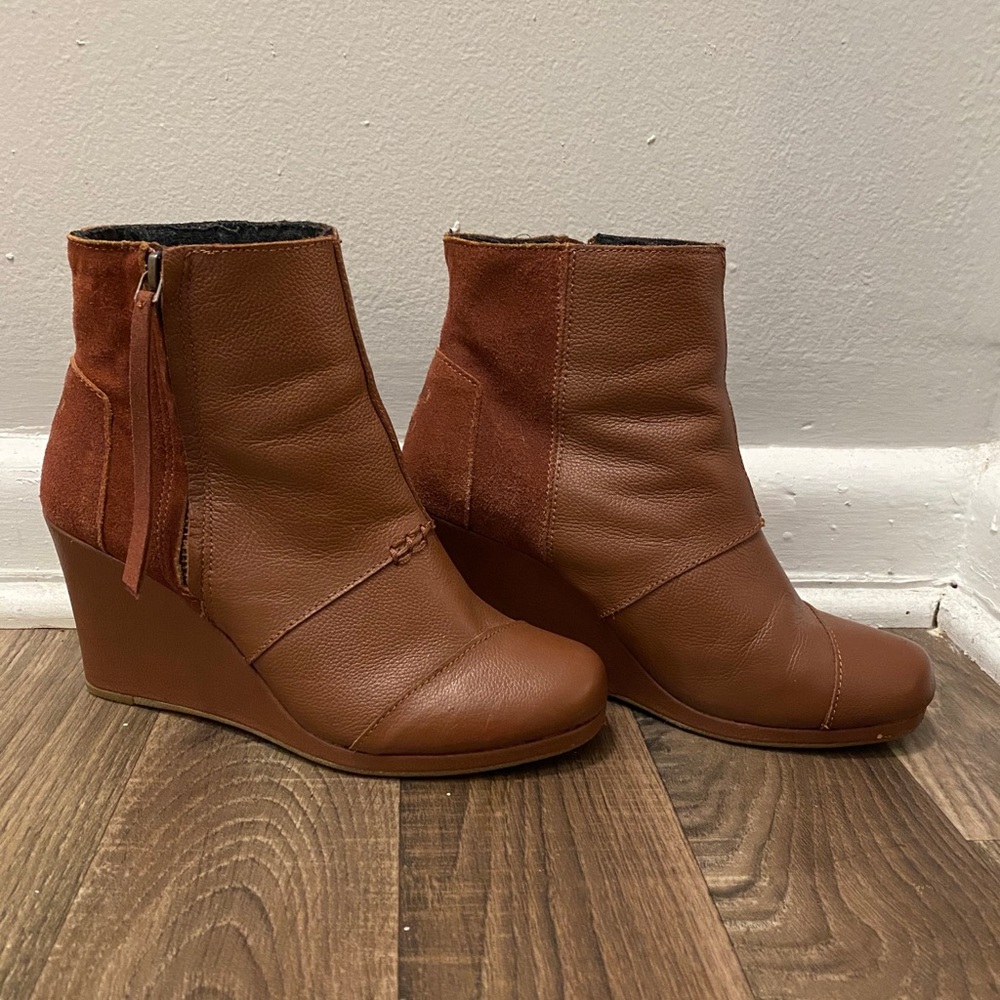 TOMS Desert Wedge Zip Up Ankle Bootie